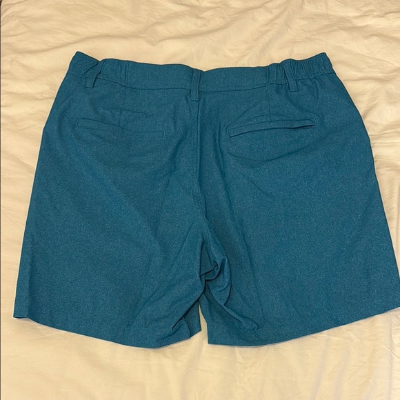 32 Degrees Turquoise Golf Shorts - Picture 3 of 3